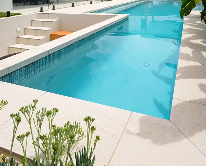 pool - Excellence in hardscaping, landscaping, and construction. We transform spaces with custom projects, a qualified team, and commitment to quality.